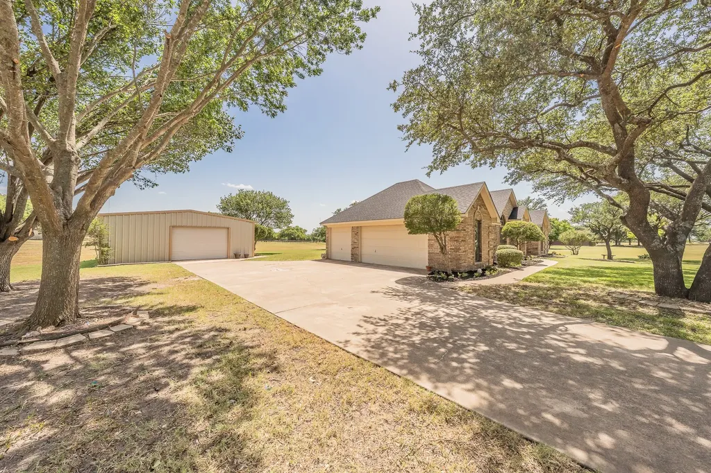 2305 Floyd Hampton Road Crowley TX 76036