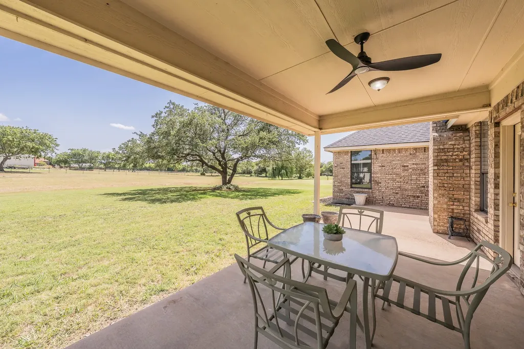 2305 Floyd Hampton Road Crowley TX 76036