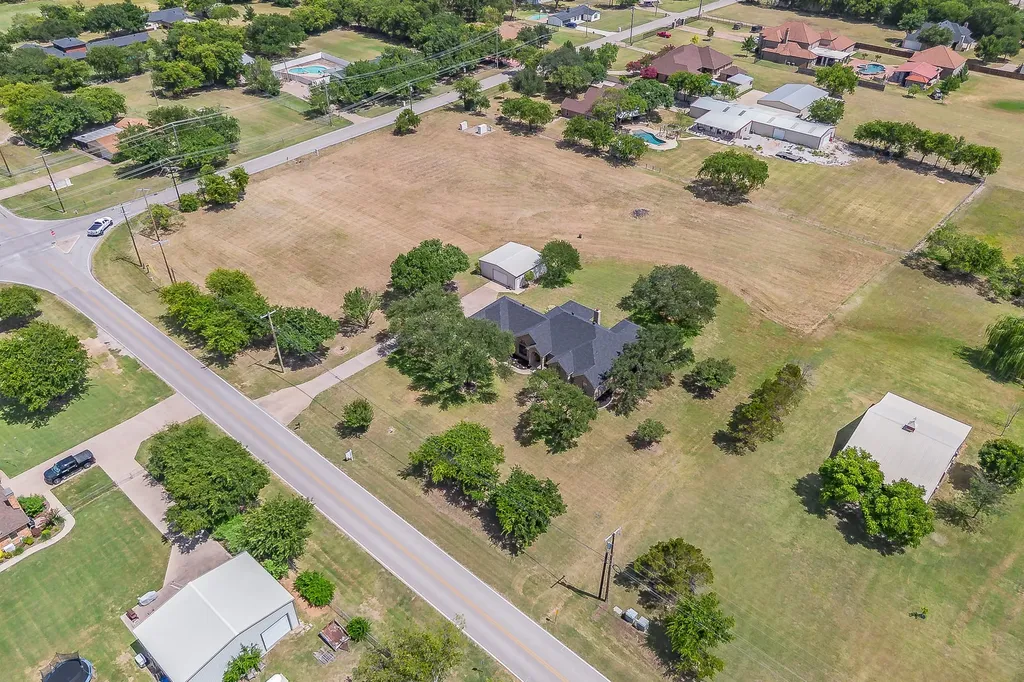 2305 Floyd Hampton Road Crowley TX 76036