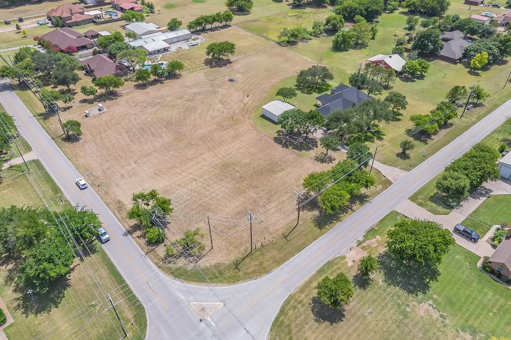 2305 Floyd Hampton Road Crowley TX 76036