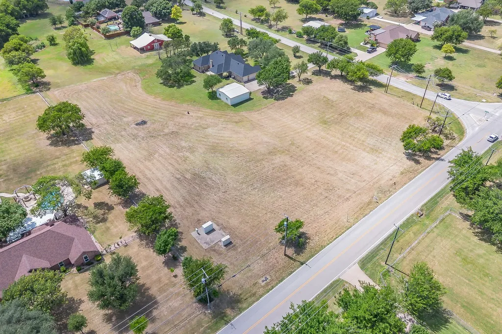 2305 Floyd Hampton Road Crowley TX 76036