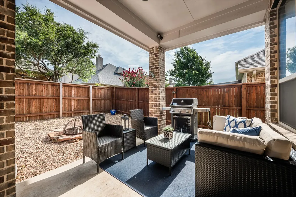 9317 Kaitlyn Court Lantana TX 76226