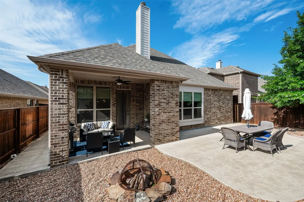 9317 Kaitlyn Court Lantana TX 76226