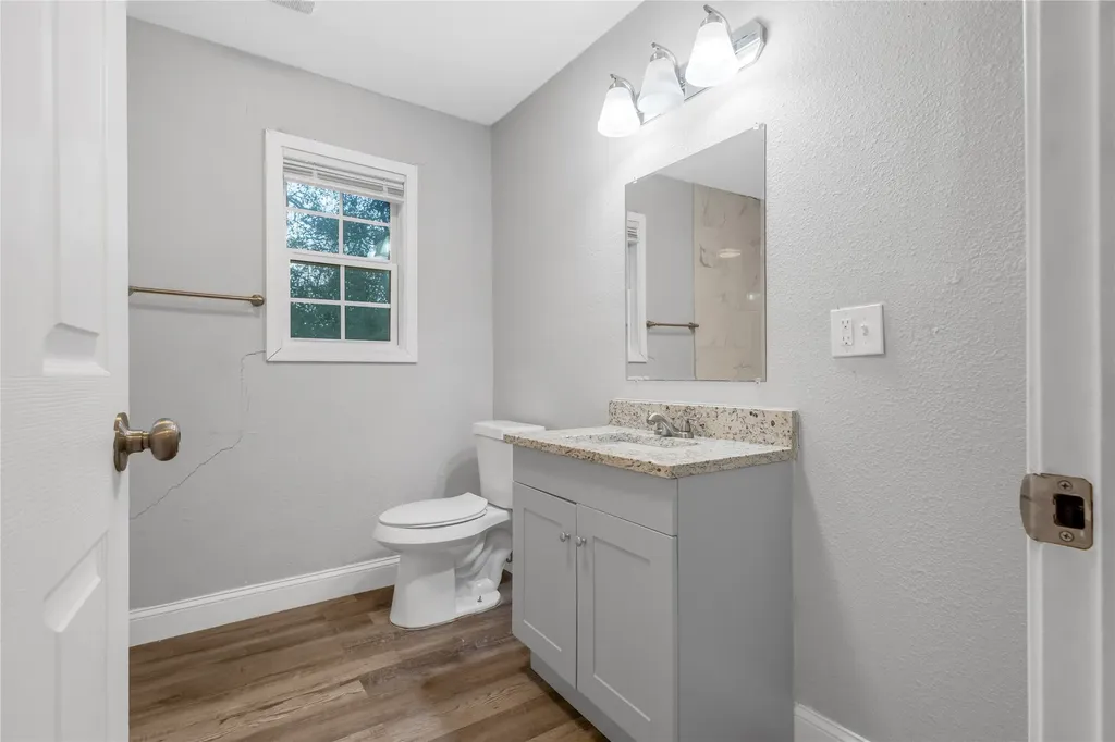 422 S Stone Street Mineola TX 75773