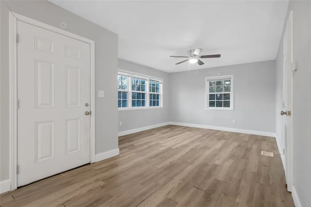 422 S Stone Street Mineola TX 75773
