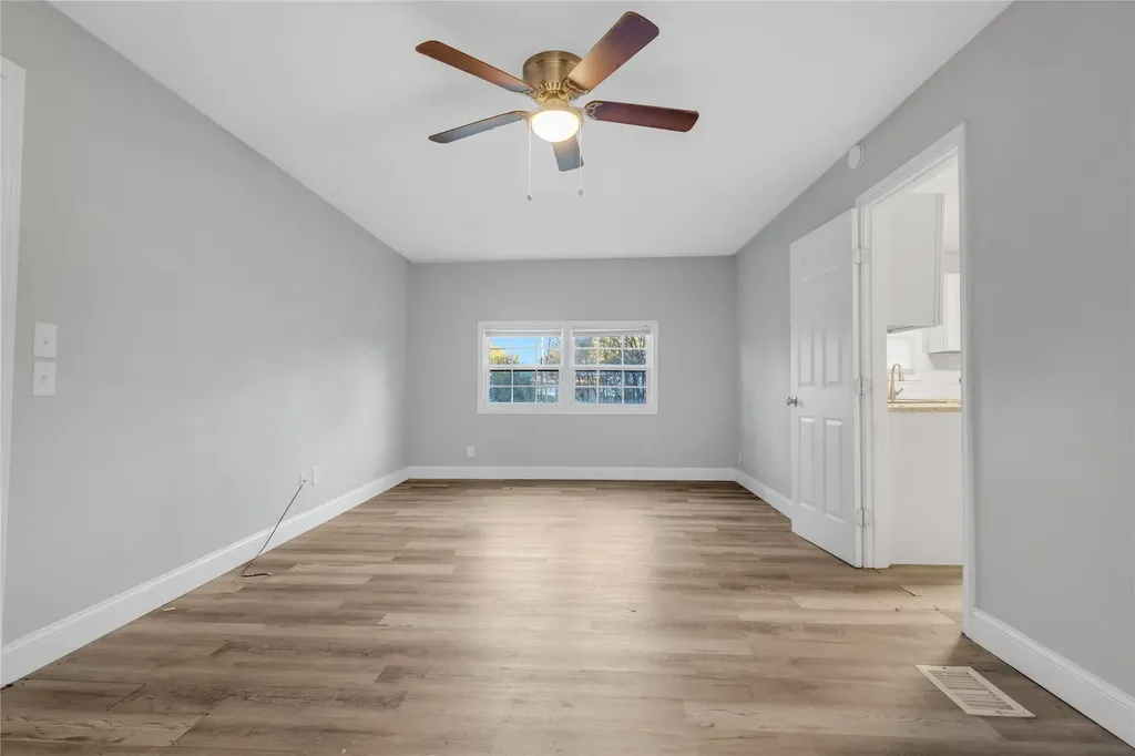 422 S Stone Street Mineola TX 75773