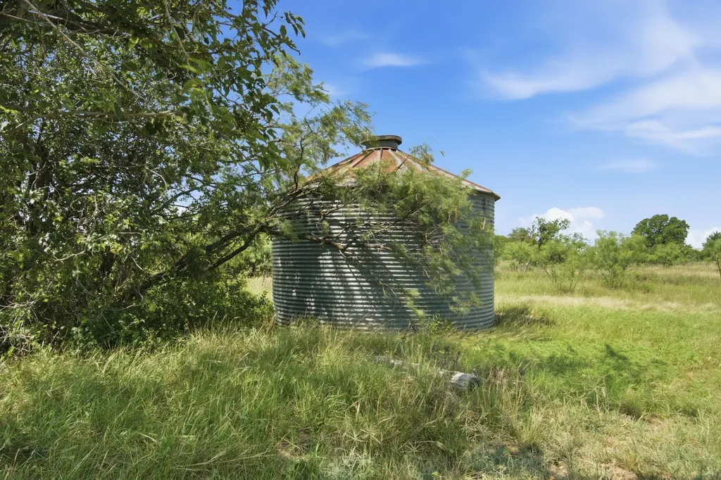 2047 Private Road 379 Hawley TX 79525