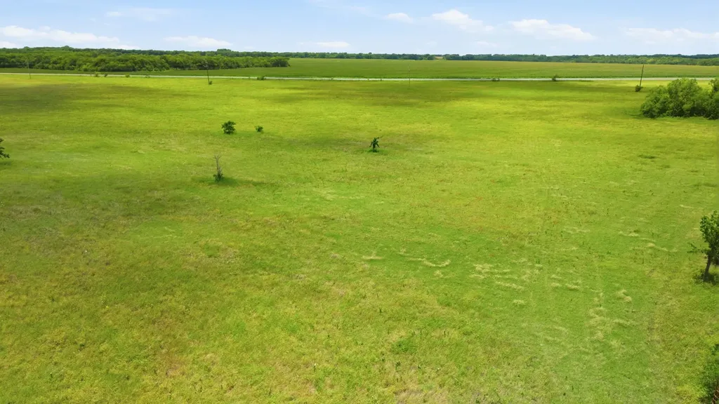 Lot 5 Highway 69 Whitewright TX 75491