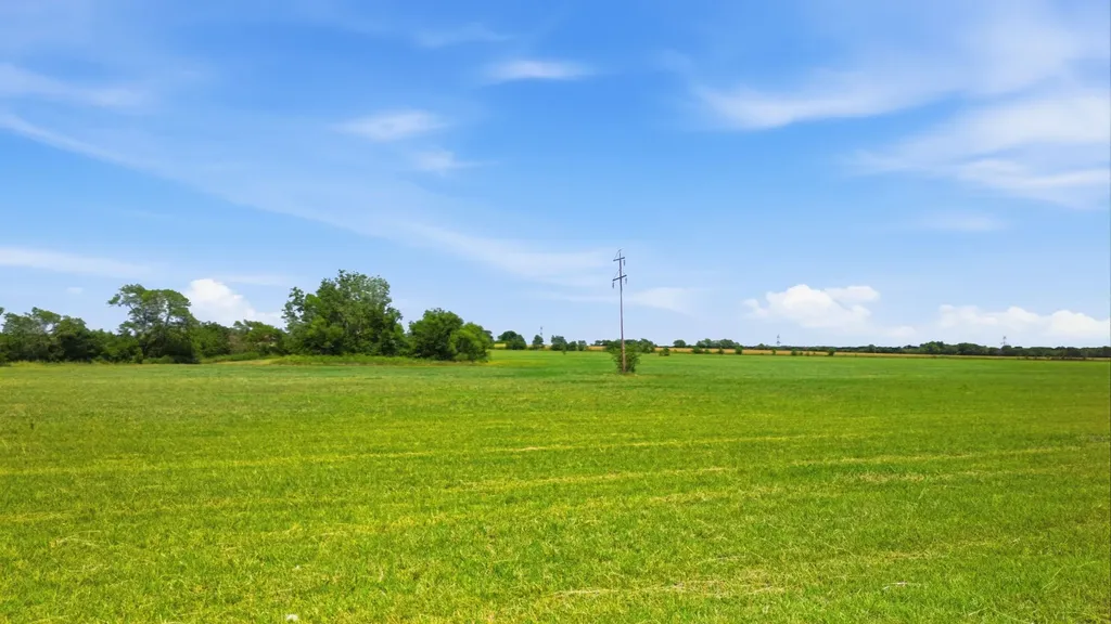 Lot 5 Highway 69 Whitewright TX 75491