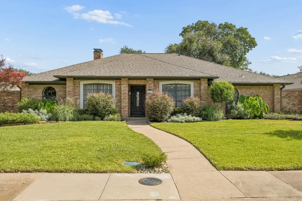8839 Kingsley Road Dallas TX 75231