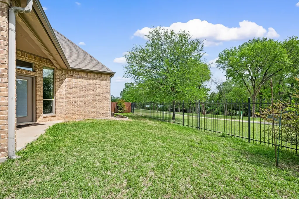 9300 Wood Duck Drive Fort Worth TX 76118