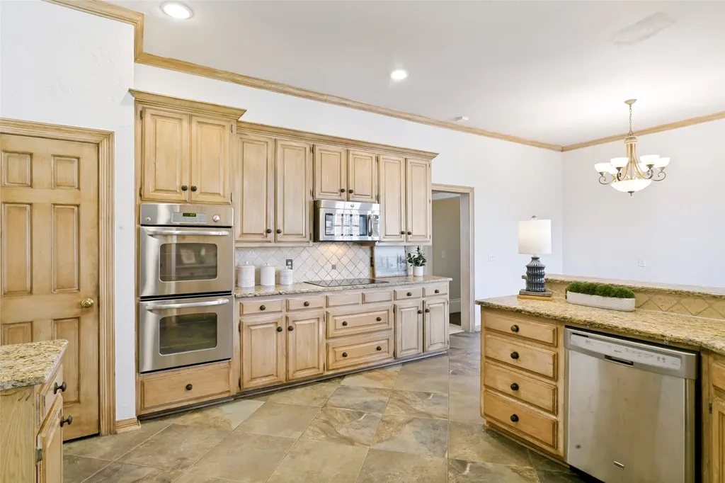 1000 Wiltshire Drive Carrollton TX 75007
