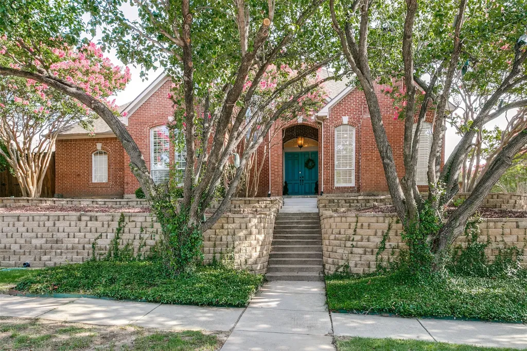 1000 Wiltshire Drive Carrollton TX 75007