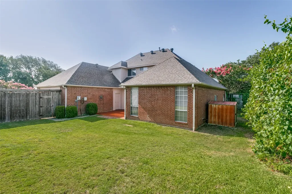 1000 Wiltshire Drive Carrollton TX 75007