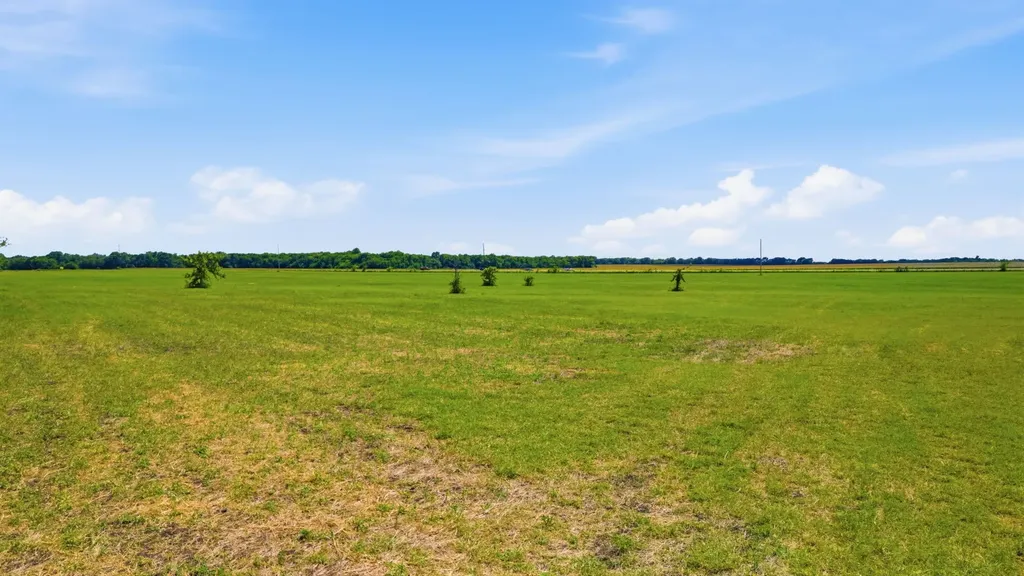 Lot 4 Highway 69 Whitewright TX 75491