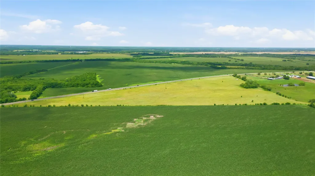 Lot 4 Highway 69 Whitewright TX 75491