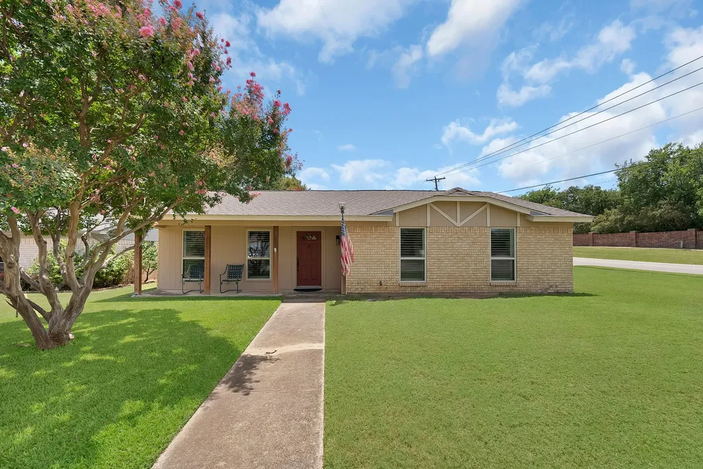 600 Mountain Laurel Lane Bedford TX 76021