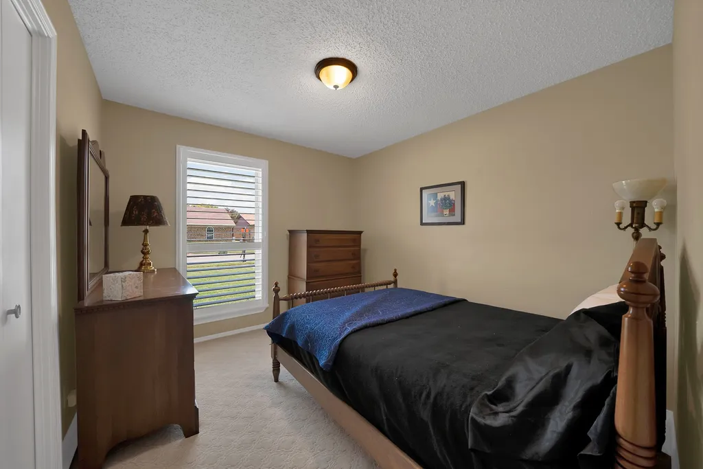 600 Mountain Laurel Lane Bedford TX 76021