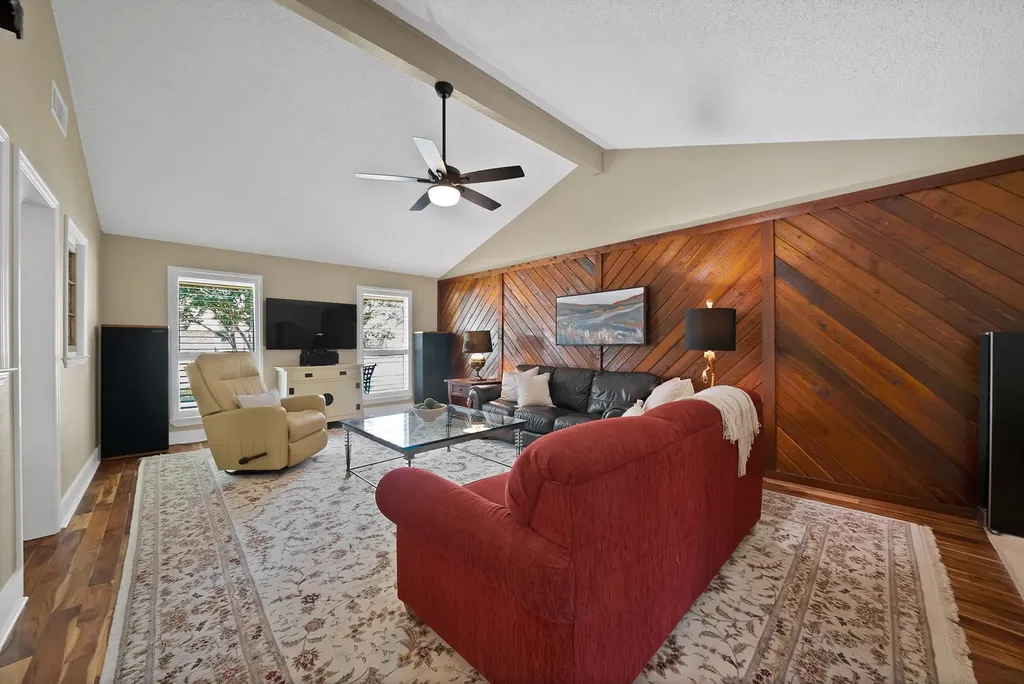 600 Mountain Laurel Lane Bedford TX 76021