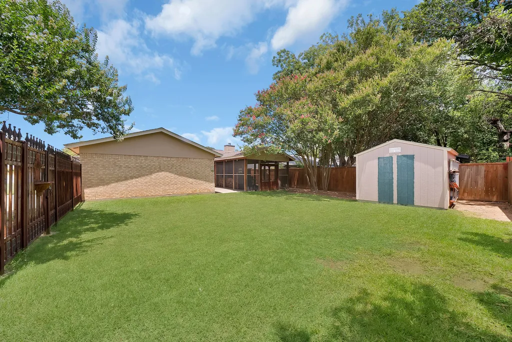 600 Mountain Laurel Lane Bedford TX 76021
