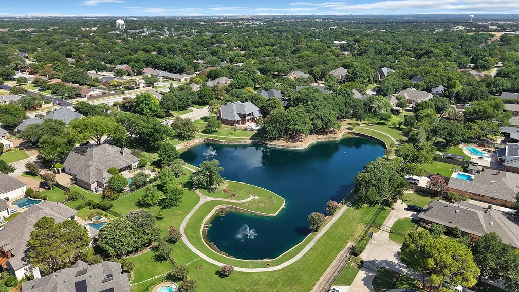 600 Mountain Laurel Lane Bedford TX 76021