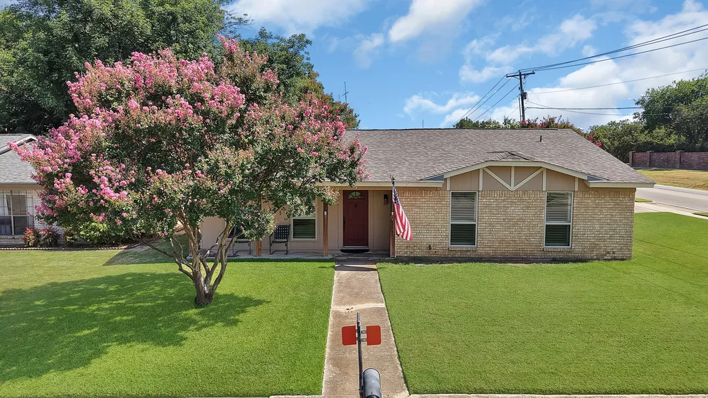 600 Mountain Laurel Lane Bedford TX 76021