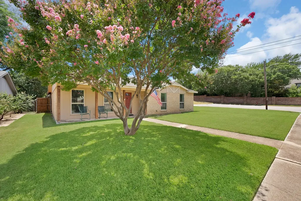 600 Mountain Laurel Lane Bedford TX 76021