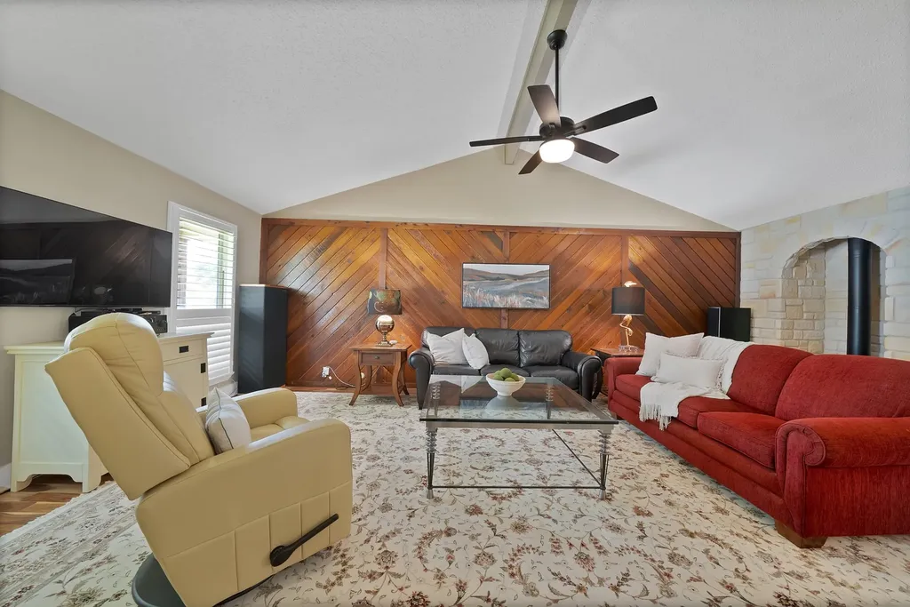 600 Mountain Laurel Lane Bedford TX 76021