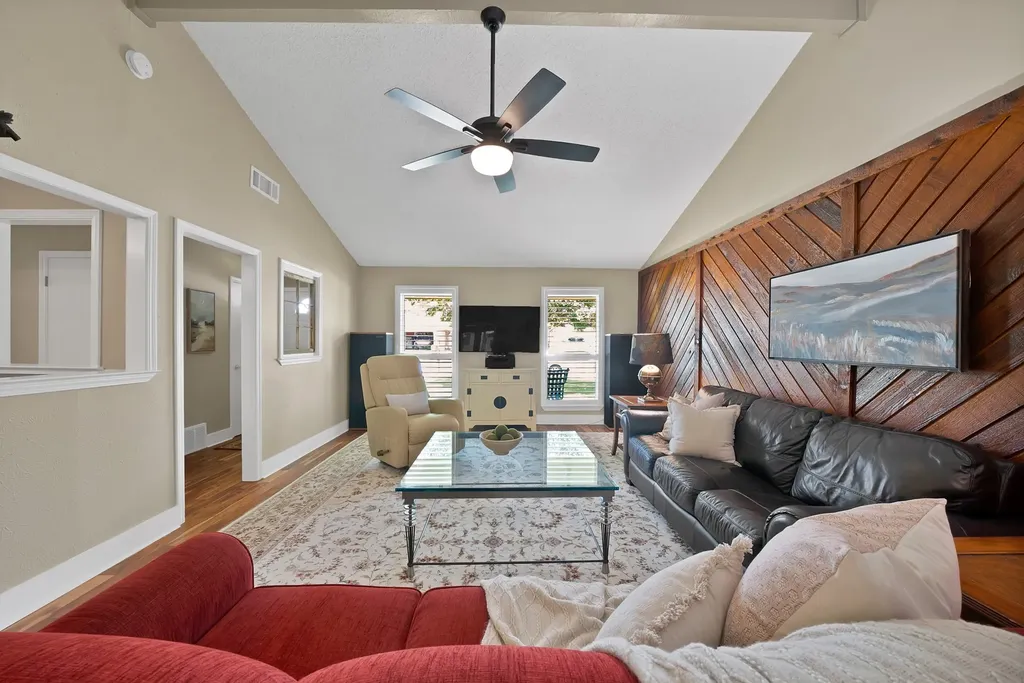 600 Mountain Laurel Lane Bedford TX 76021