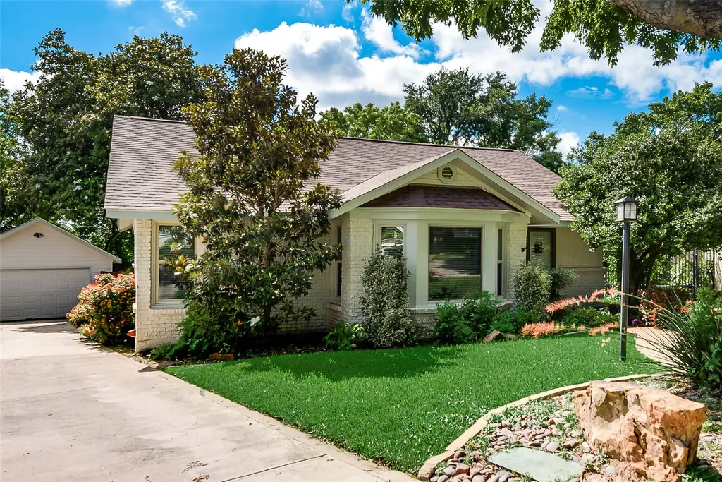 2536 Walsh Court Fort Worth TX 76109