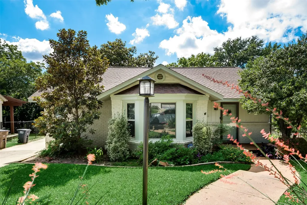 2536 Walsh Court Fort Worth TX 76109