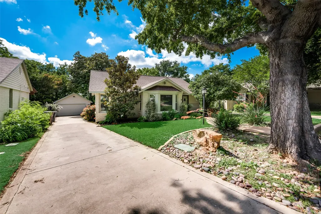 2536 Walsh Court Fort Worth TX 76109