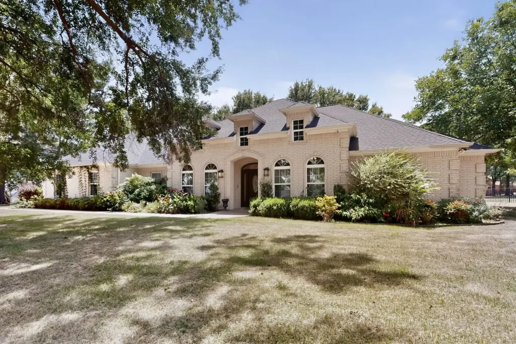 108 Cape Shore Drive Mabank TX 75143
