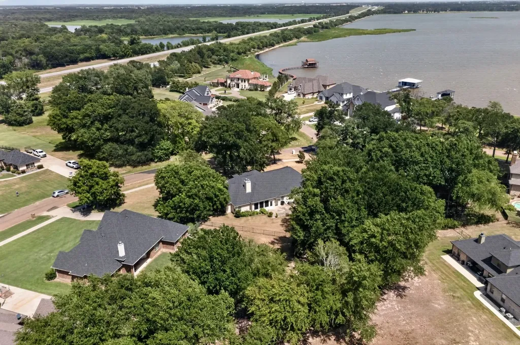 108 Cape Shore Drive Mabank TX 75143