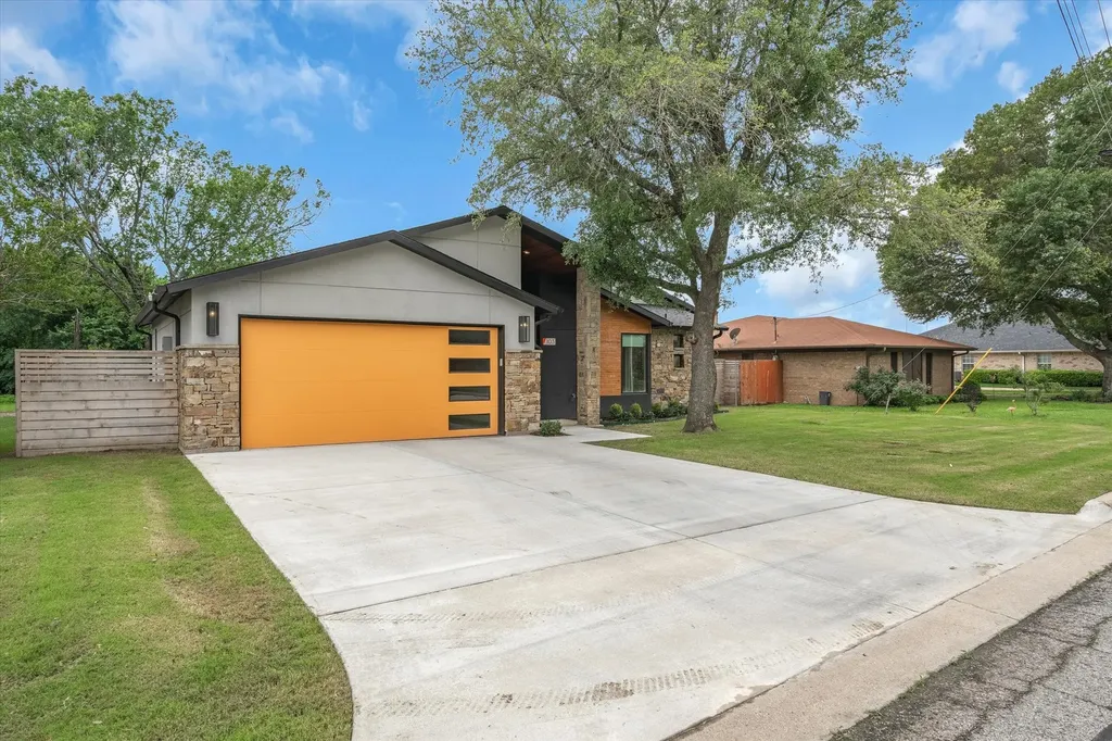 103 Juanita Avenue Wills Point TX 75169