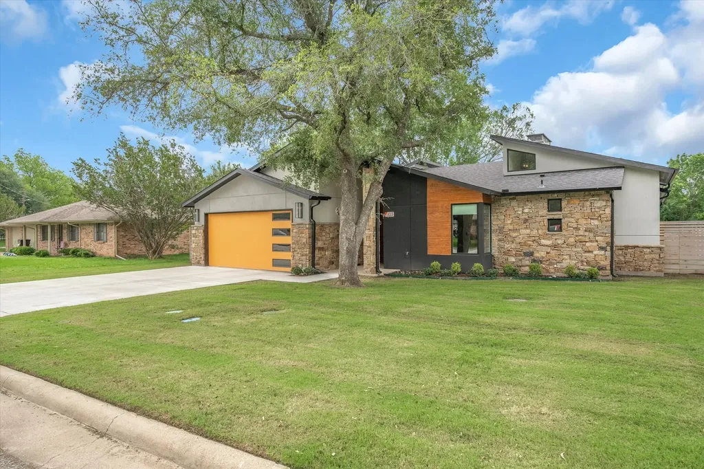 103 Juanita Avenue Wills Point TX 75169