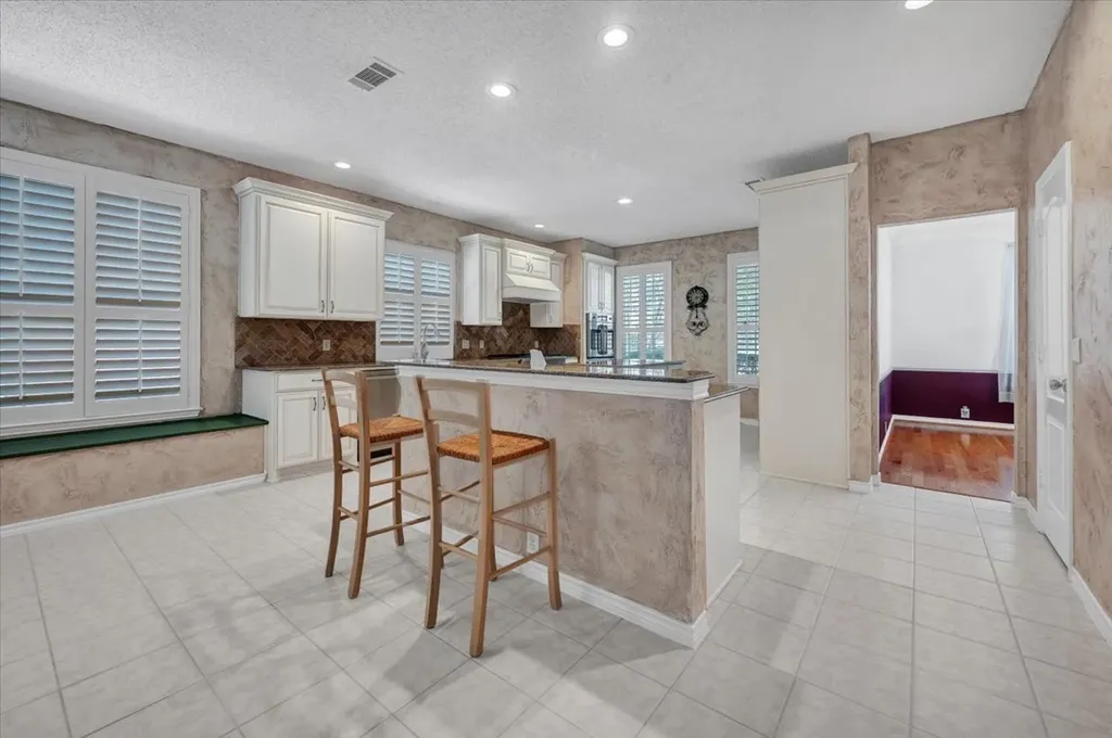 1300 Yellowstone Lane Carrollton TX 75006