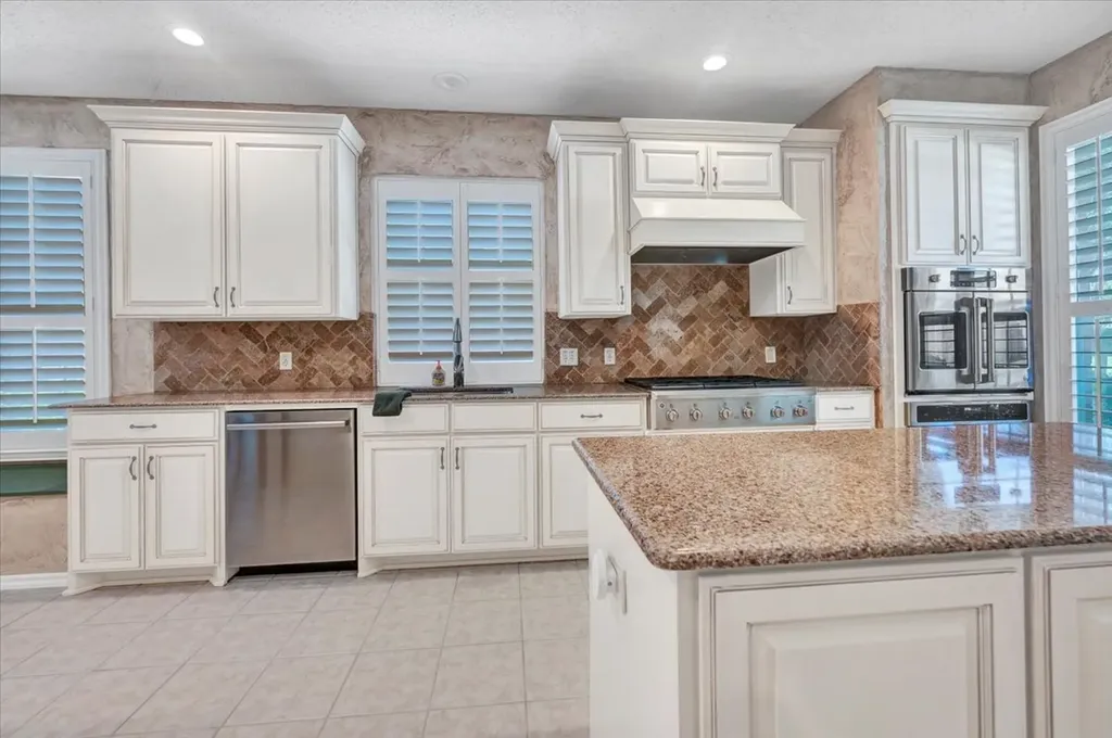 1300 Yellowstone Lane Carrollton TX 75006