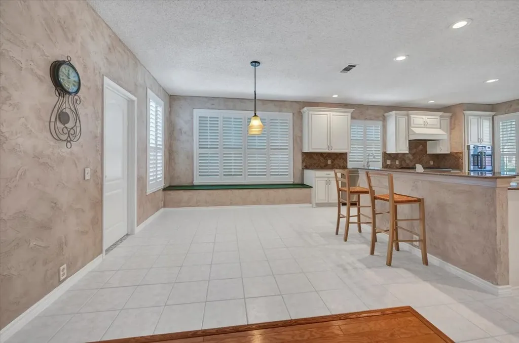 1300 Yellowstone Lane Carrollton TX 75006