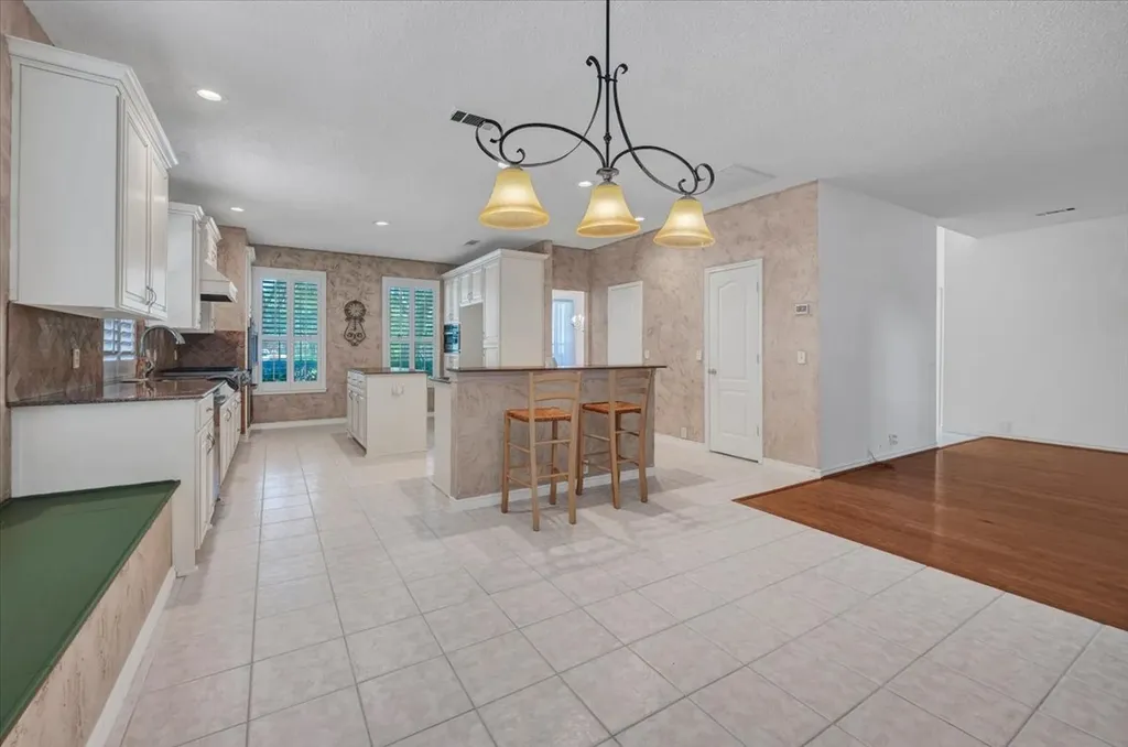 1300 Yellowstone Lane Carrollton TX 75006