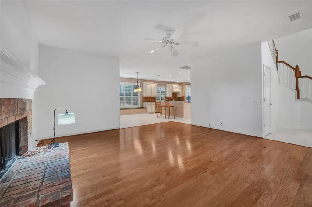1300 Yellowstone Lane Carrollton TX 75006