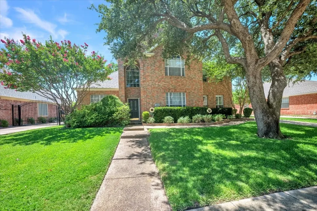 1300 Yellowstone Lane Carrollton TX 75006