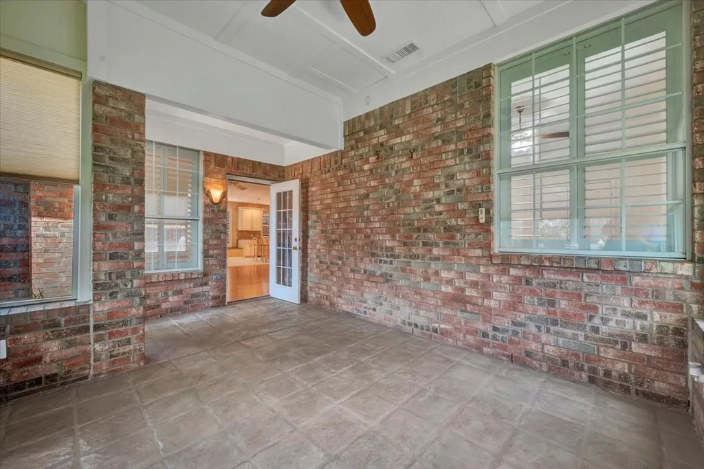 1300 Yellowstone Lane Carrollton TX 75006