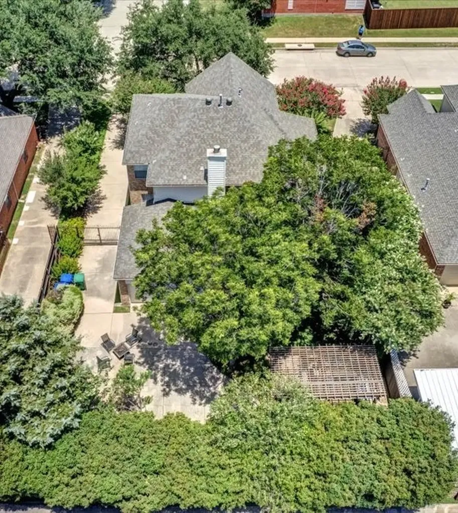 1300 Yellowstone Lane Carrollton TX 75006