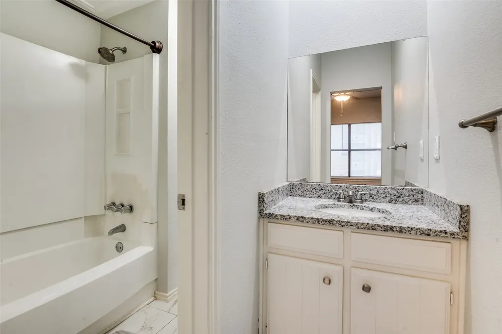 2728 Reagan Street Dallas TX 75219