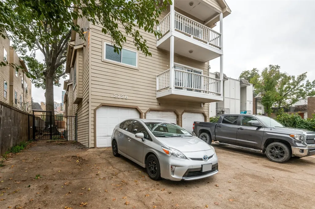 2728 Reagan Street Dallas TX 75219