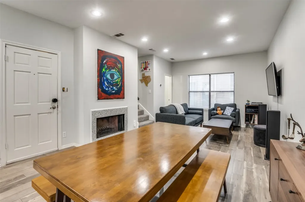 2728 Reagan Street Dallas TX 75219