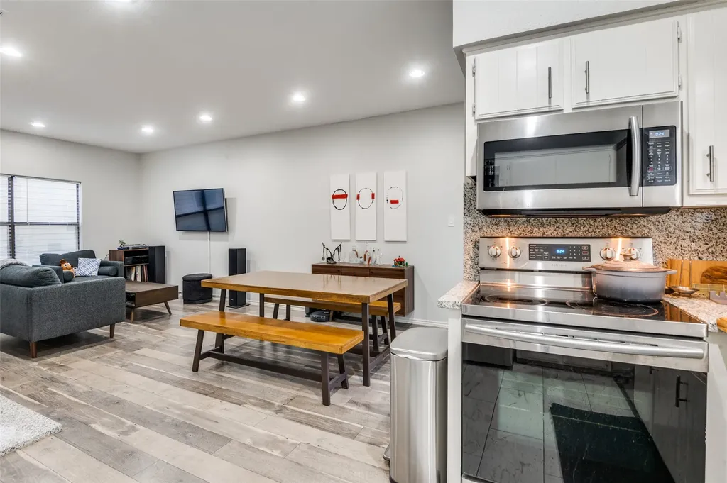 2728 Reagan Street Dallas TX 75219