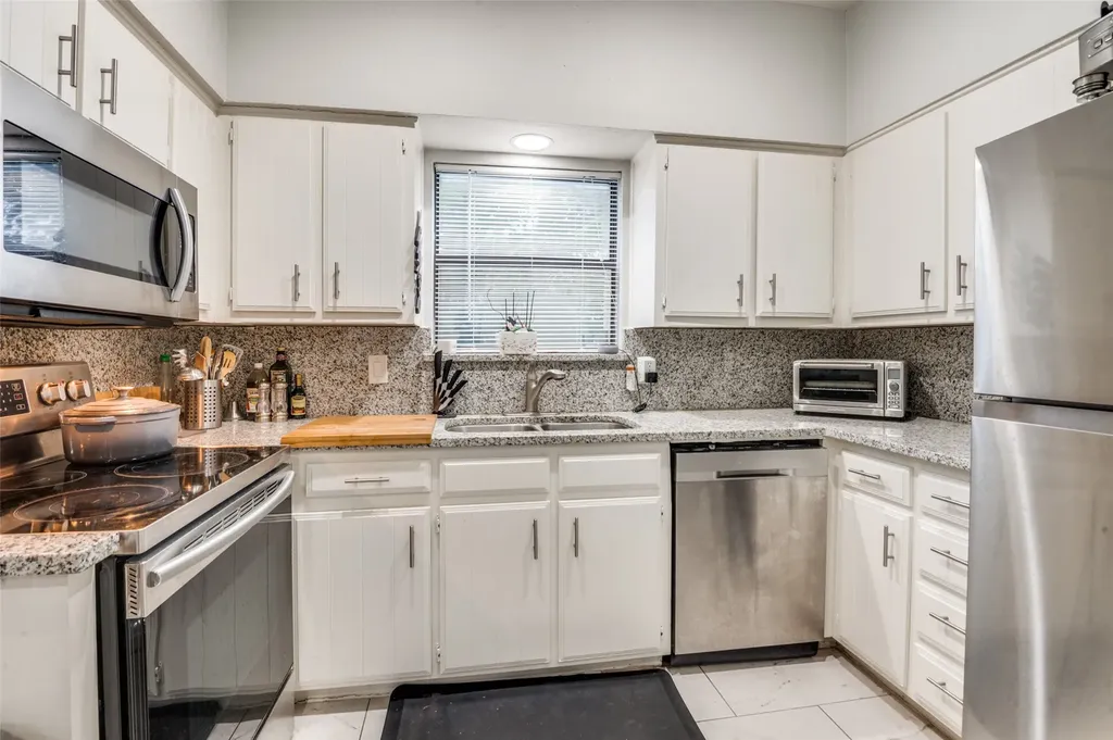 2728 Reagan Street Dallas TX 75219