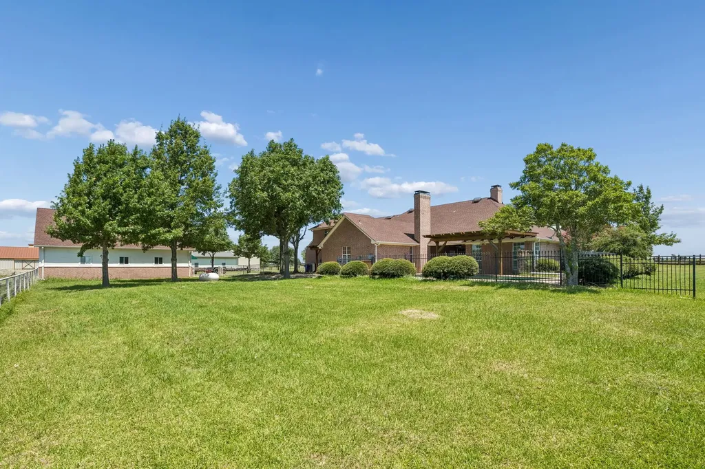 2176 English Road Rockwall TX 75032